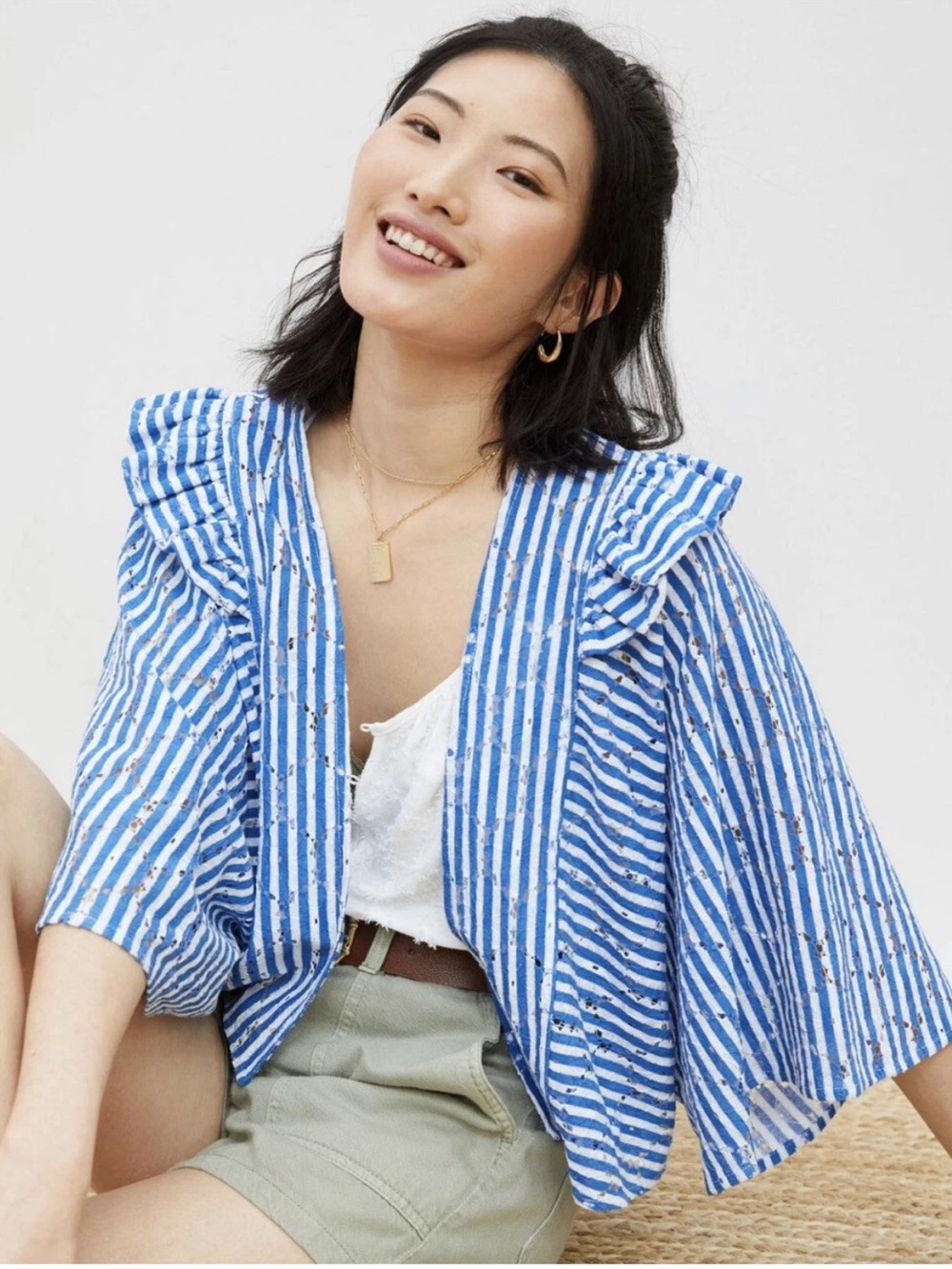 Anthropologie Navy/White Cropped Floral Lace Shrug